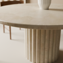 Rotonda Pedestal Dining Table